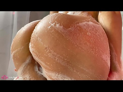 ❤️ 布鲁内特在淋浴时用振动器自慰阴部达到强烈的高潮 ❤❌ Hard porn